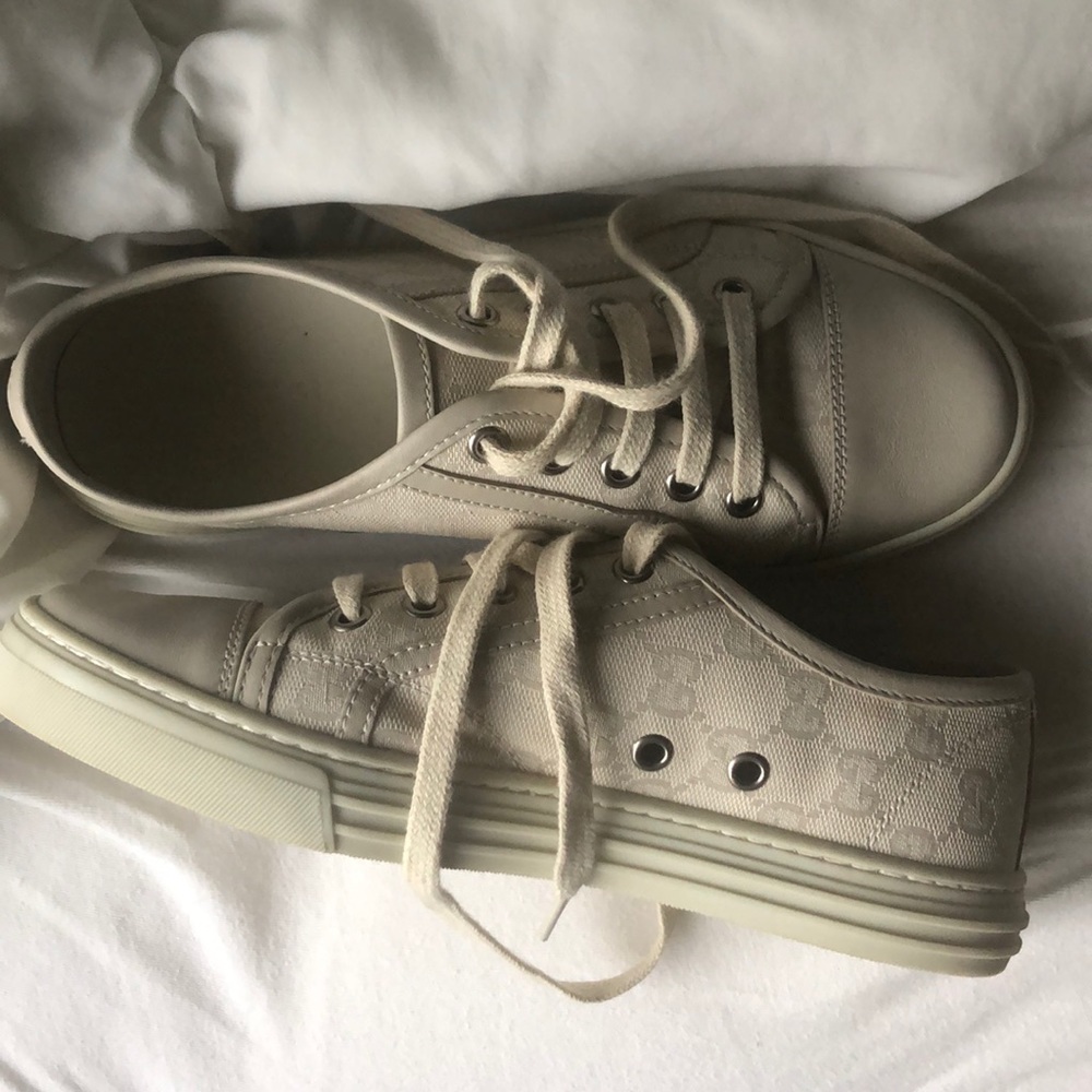 Gucci Beige Canvas Low-Top Sneakers